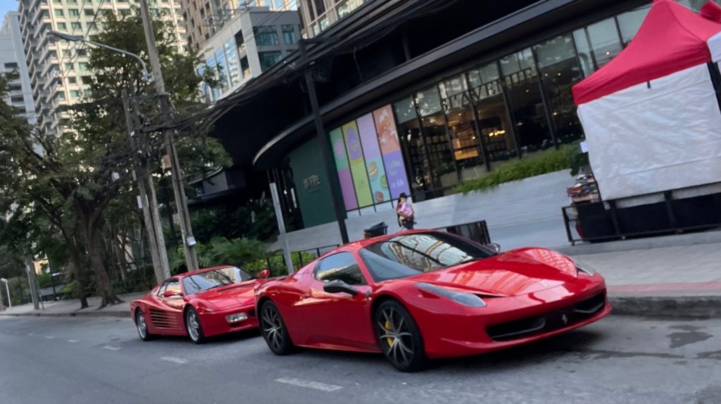 Spotted in Krung Thep – Ferrari Testarossa & Ferrari 458