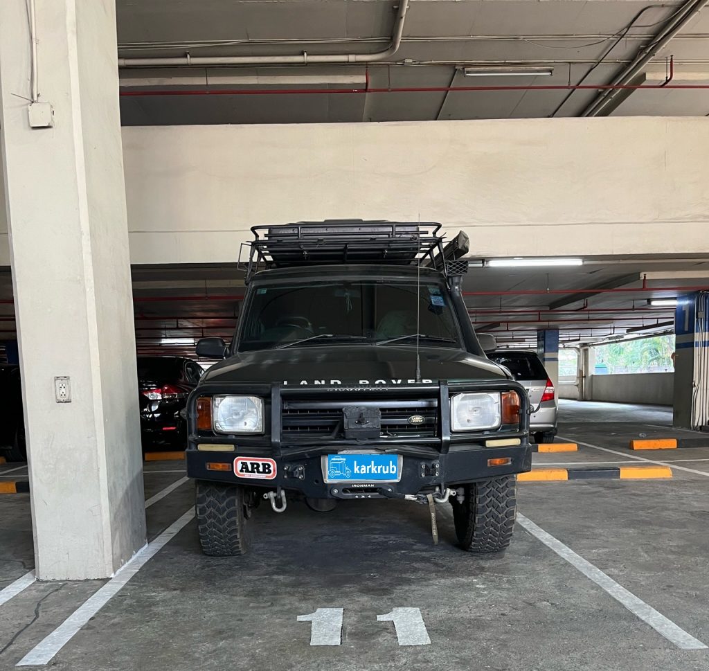 Spotted on New Petchburi Rd – Land Rover Discovery 2