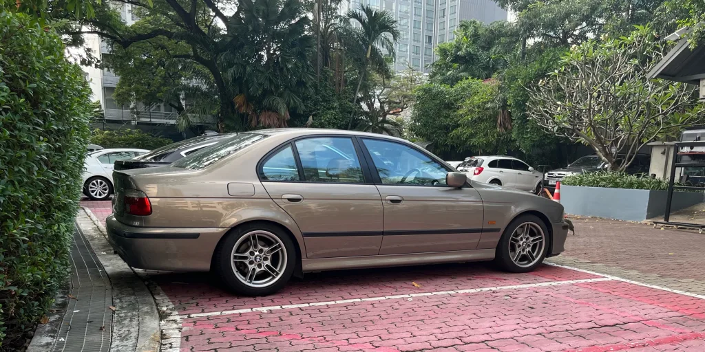 SPOTTED – BMW E39 5-Series at British Club