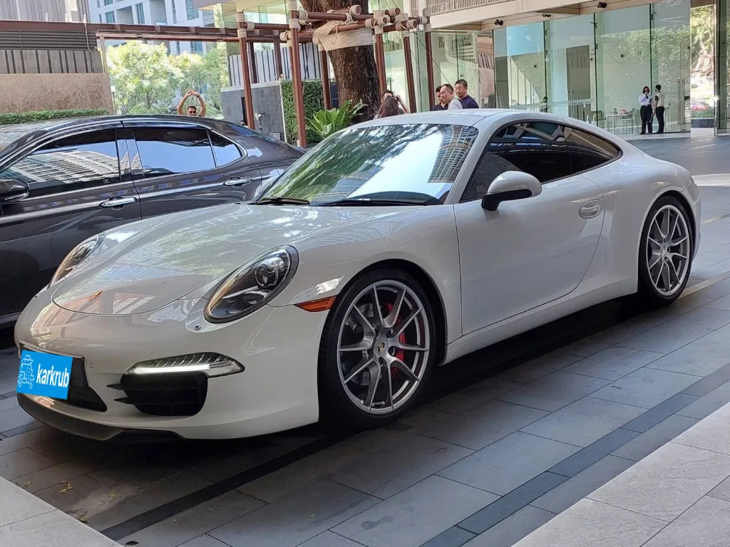 Spotted – 911 porsche at langsuan