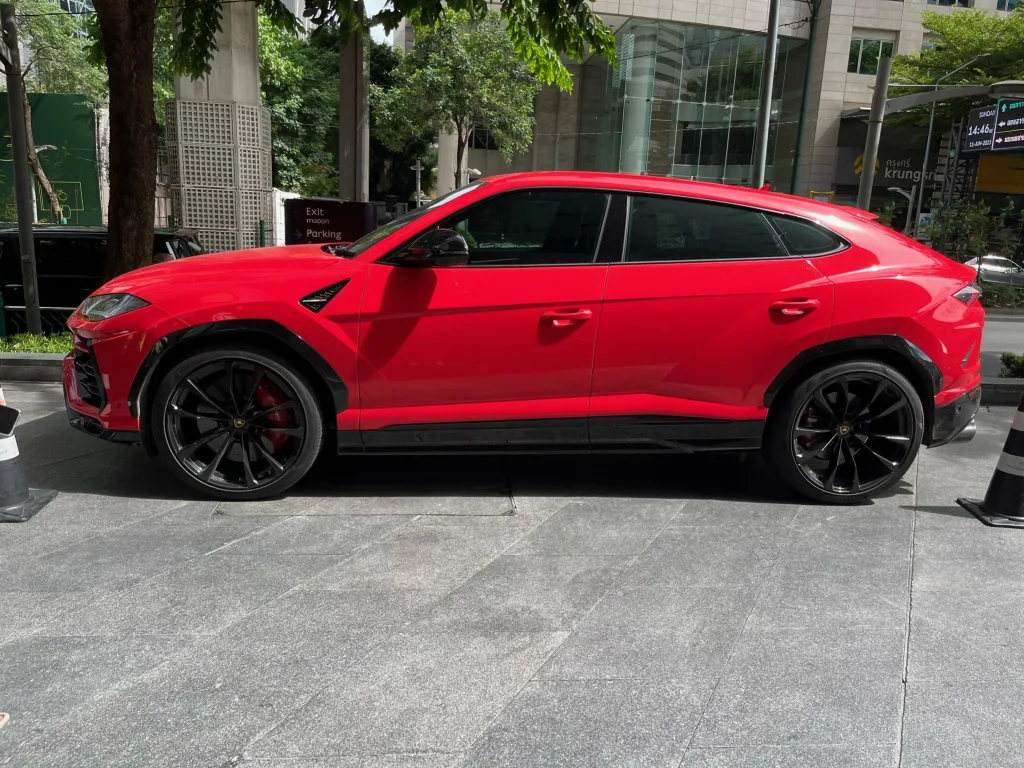 Spotted – Lamborghini Urus at Central Embassy