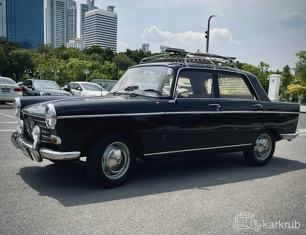 Spotted – Peugeot 404 in Bangkok